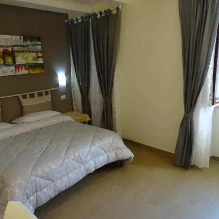 فندق Monti Azzurri مونتيموناكو