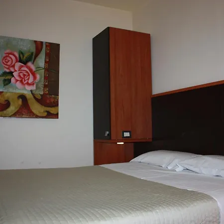 Monti Azzurri فندق