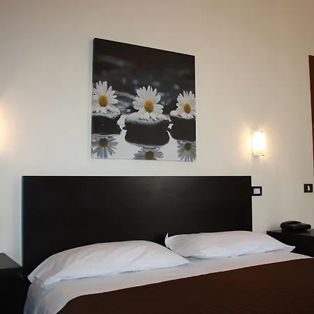 Monti Azzurri فندق