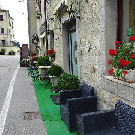 Monti Azzurri فندق