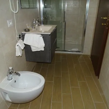 فندق Monti Azzurri 3*