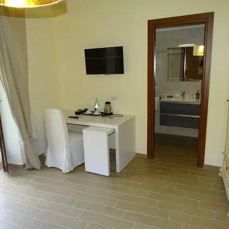 Monti Azzurri فندق